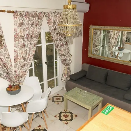 Apartment Cozy House With Garden Near The Old Town & Beach *