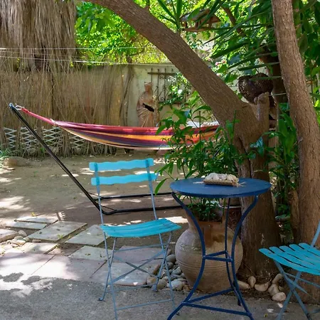 Apartment Cozy House With Garden Near The Old Town & Beach